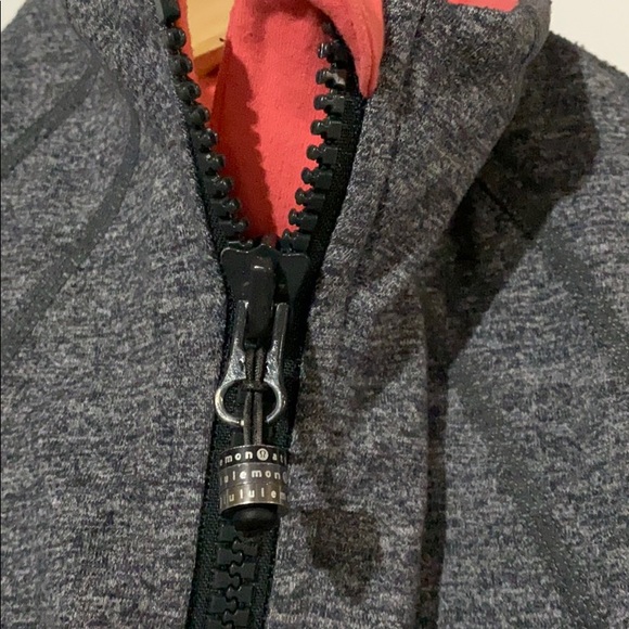 Lululemon define zip sweater in grey and pink - Picture 3 of 7